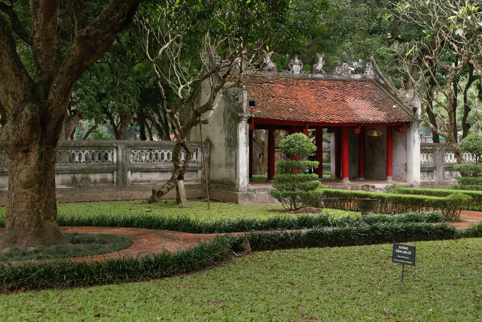 The Great Middle Gate in the Temple of Literature